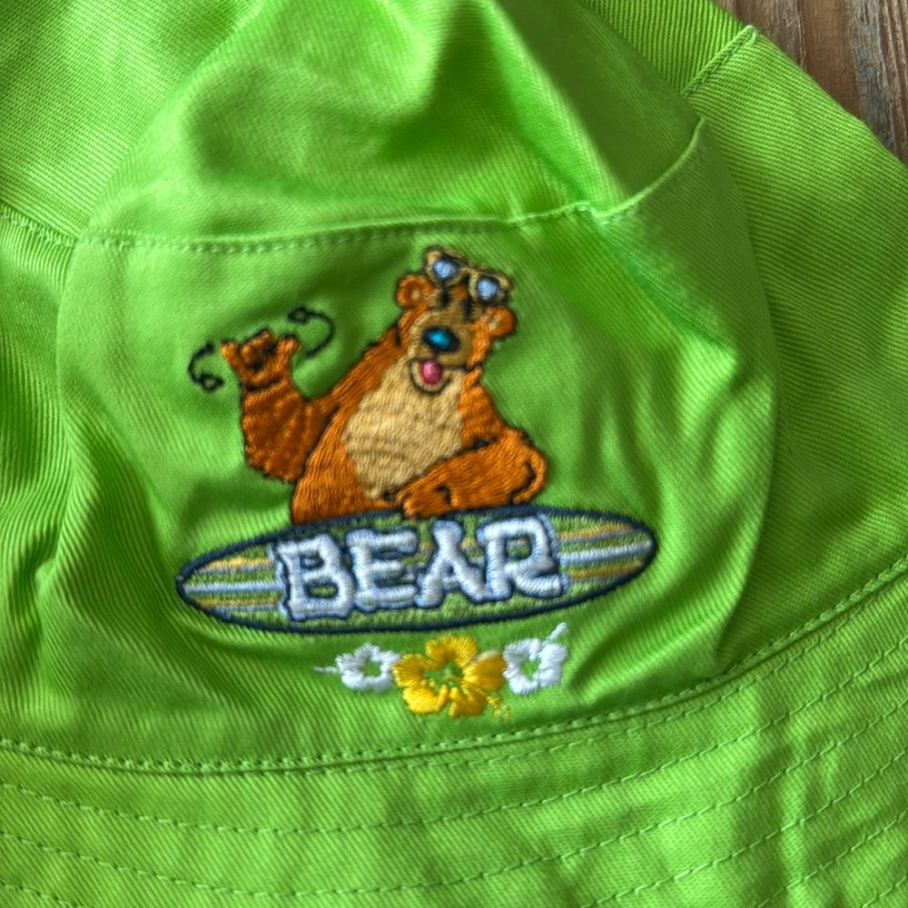 Vintage Bear in the Big Blue House cotton green bucket hat embroidered Bear nwot
